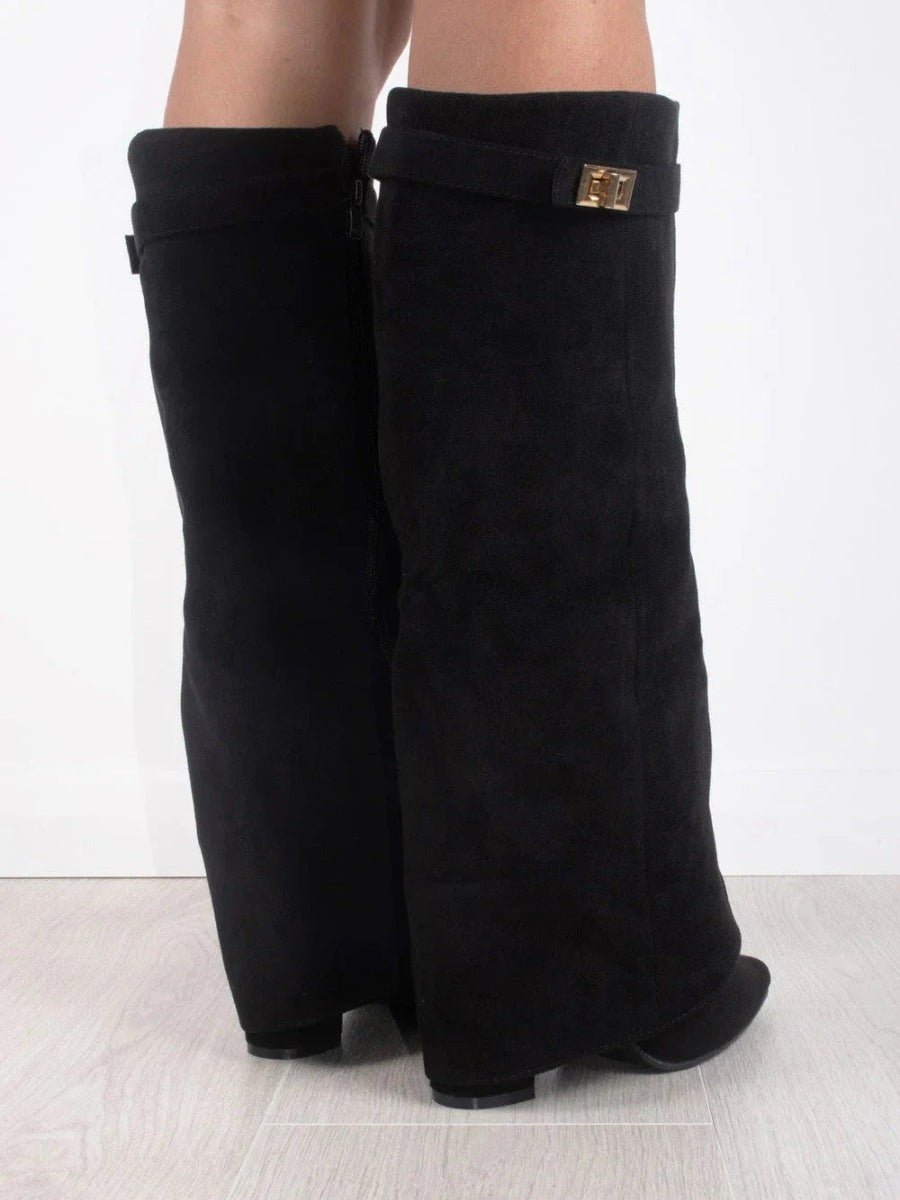 Bottes en daim beige pour femme avec fermoir doré