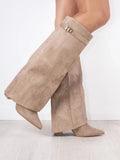 Bottes en daim beige pour femme avec fermoir doré