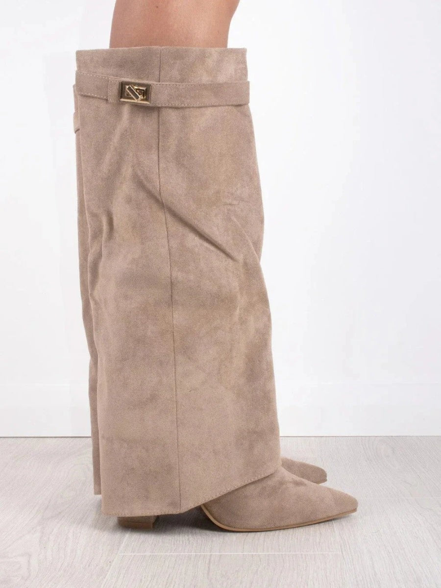 Bottes en daim beige pour femme avec fermoir doré