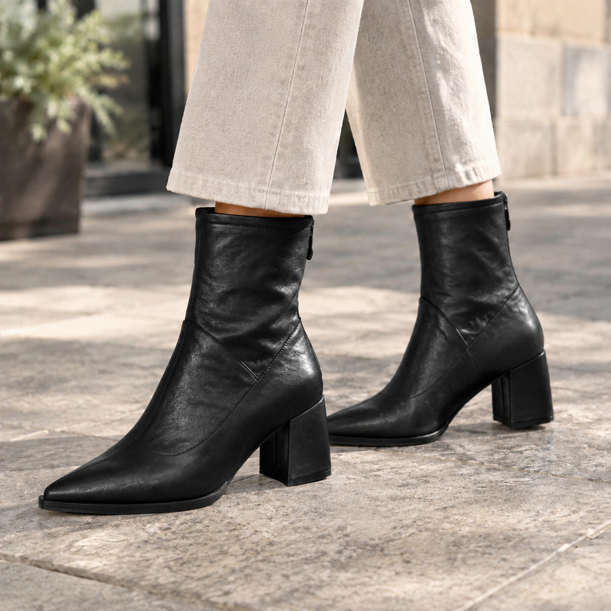 Bottines à bout pointu effet cuir marron pour femme