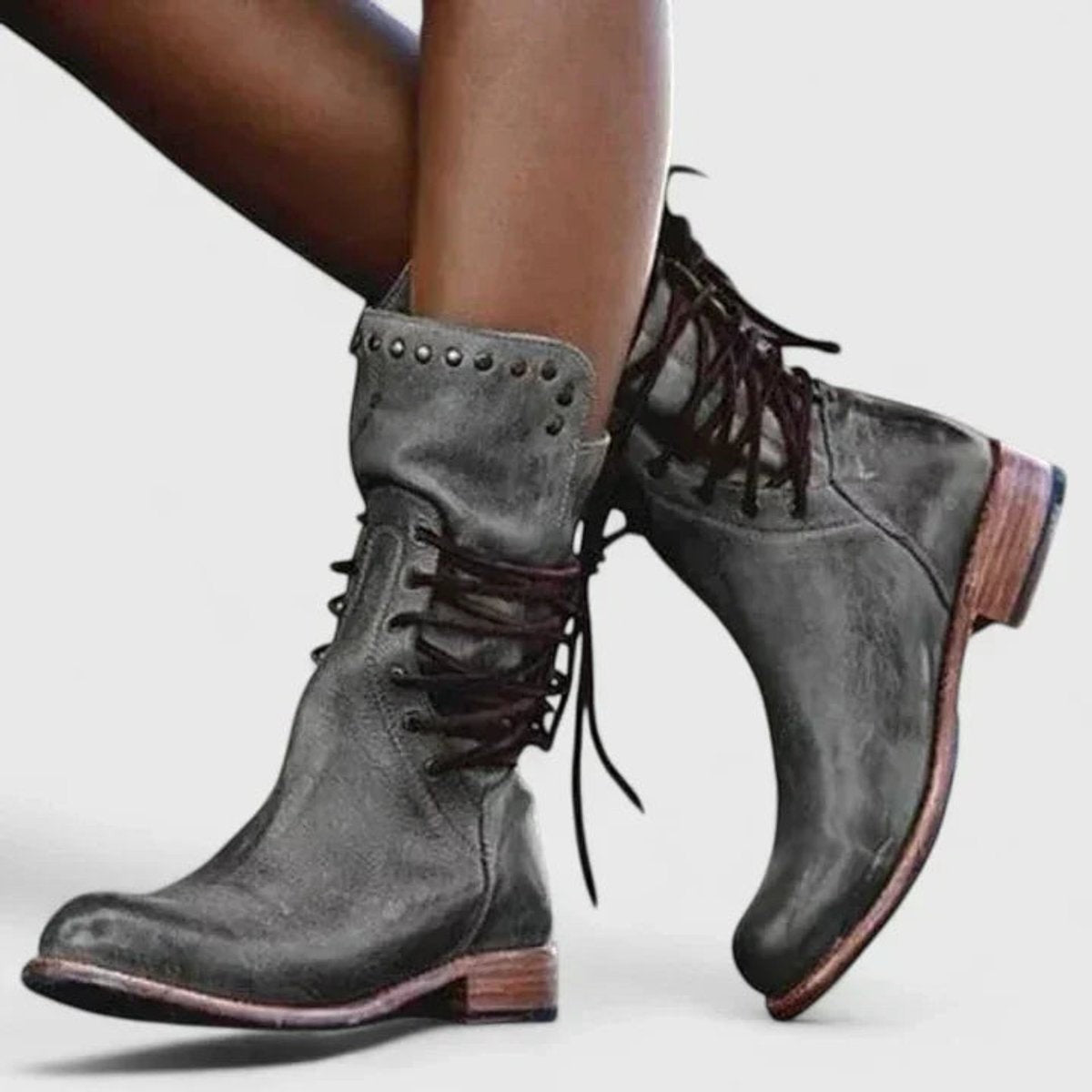 Bottines à lacets marron effet cuir vintage pour femme, détails cloutés