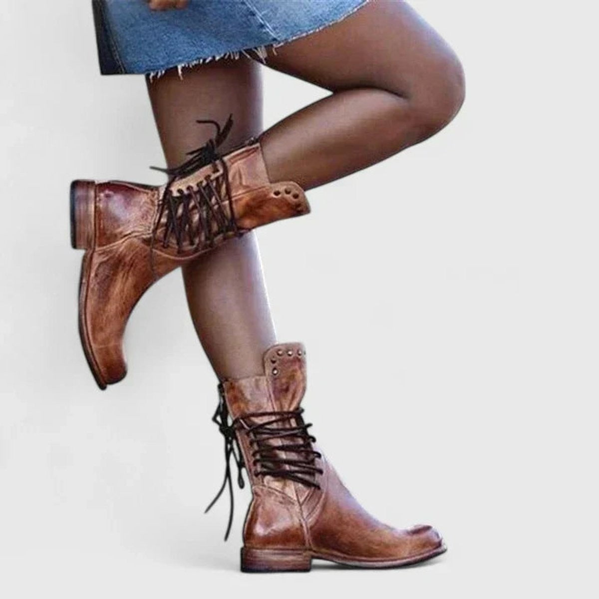 Bottines à lacets marron effet cuir vintage pour femme, détails cloutés