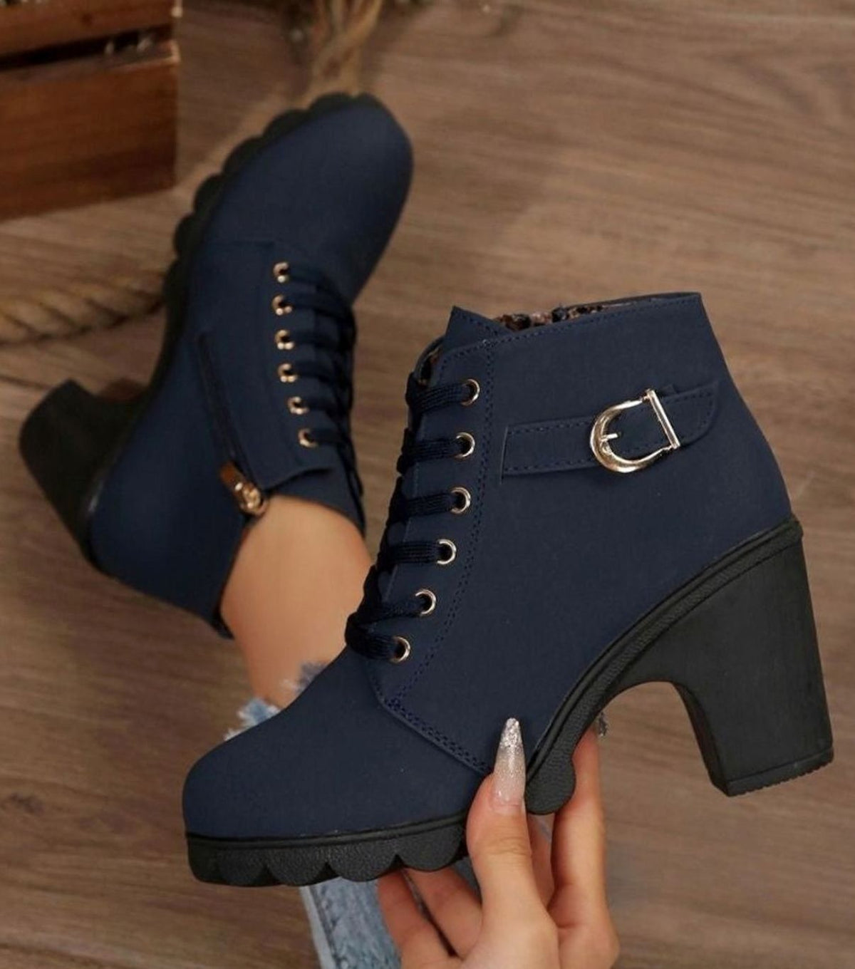 Bottines à lacets pour femme avec talon carré et boucle
