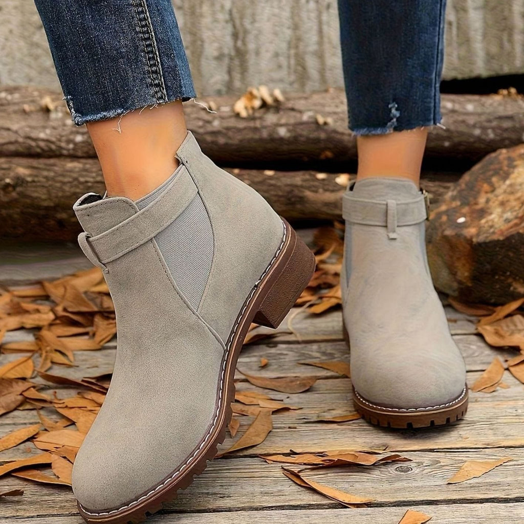 Bottines à talon carré pour femme avec bride à boucle style chelsea