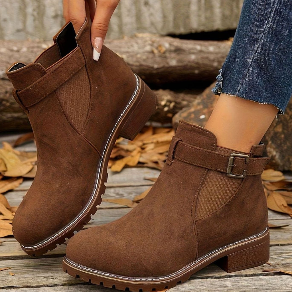 Bottines à talon carré pour femme avec bride à boucle style chelsea