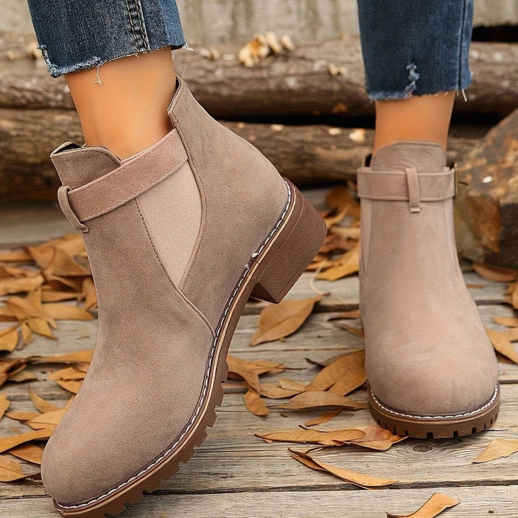 Bottines à talon carré pour femme avec bride à boucle style chelsea