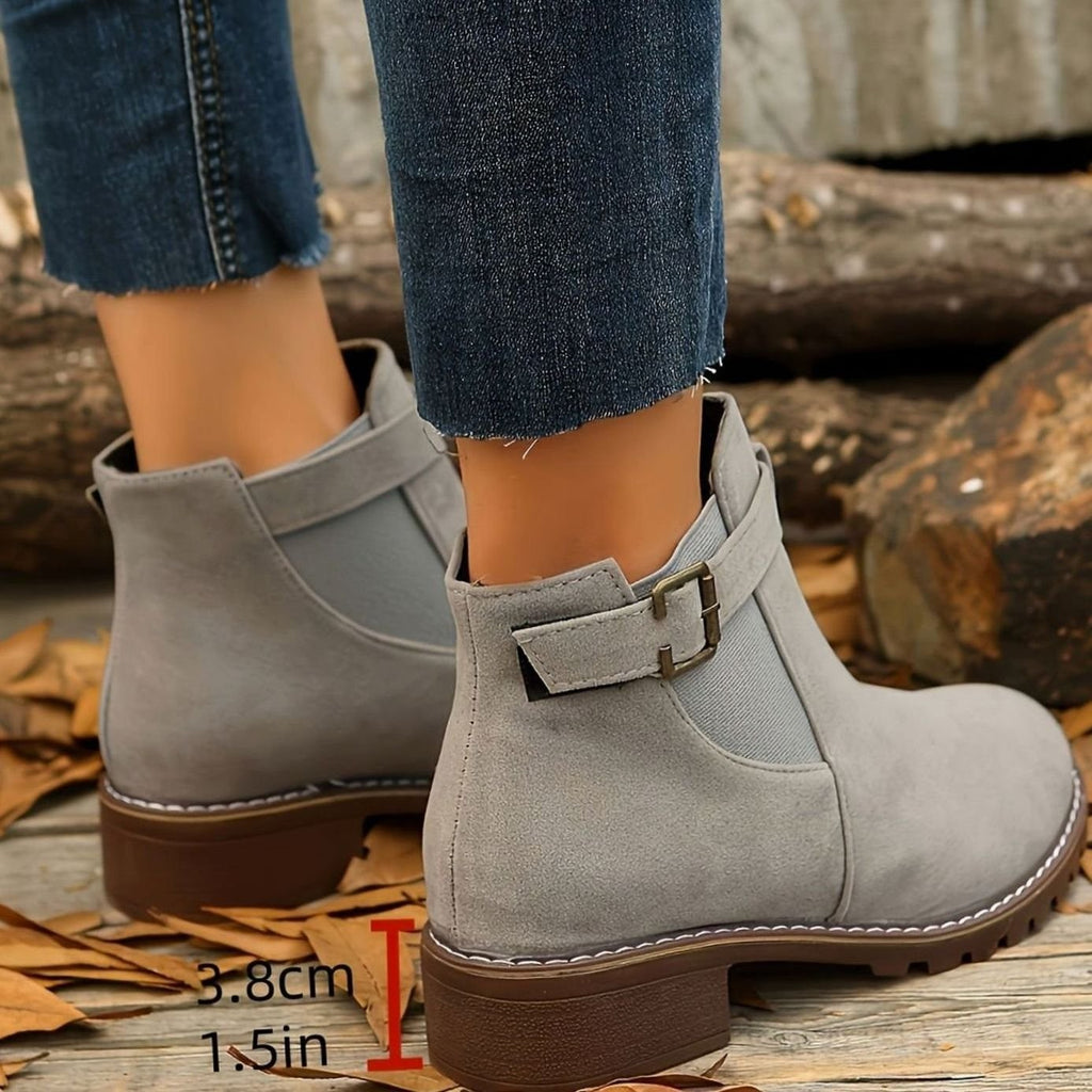 Bottines à talon carré pour femme avec bride à boucle style chelsea