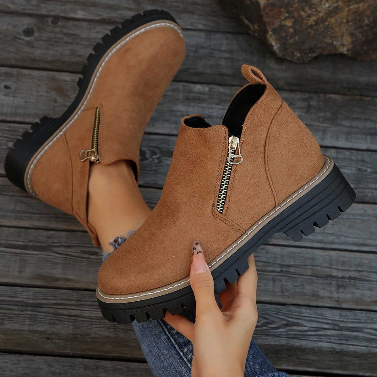 Bottines beige à semelle plateforme et zip pour femme