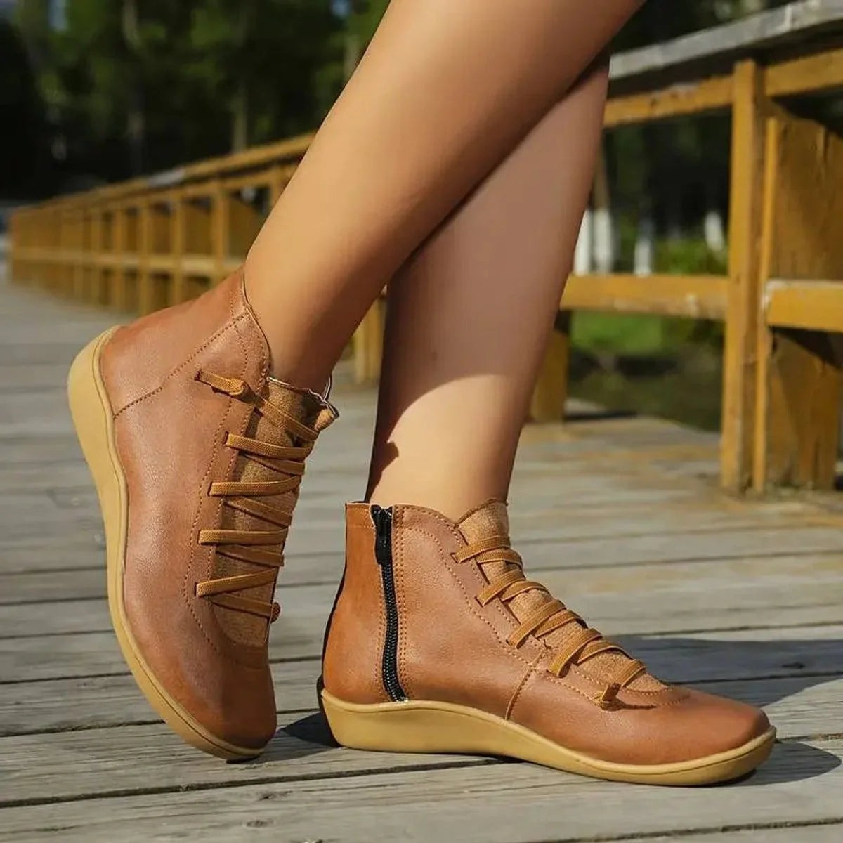 Bottines en similicuir à lacets décoratifs et zip latéral pour femme, sans talon