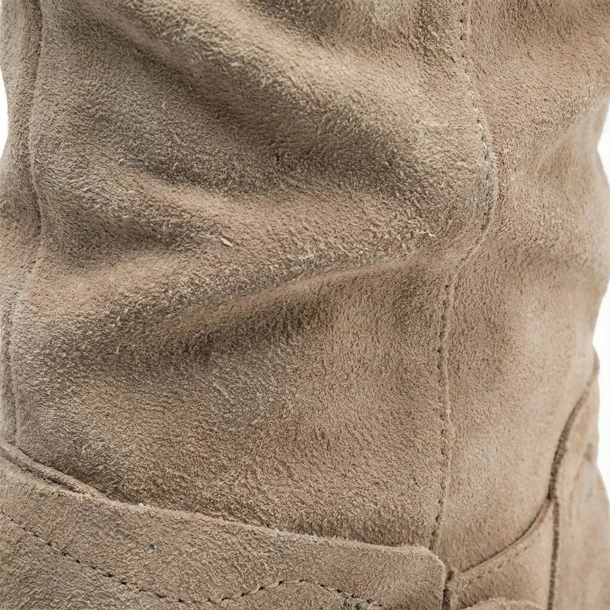 Bottines hauteur genou beige à look ample pour femme