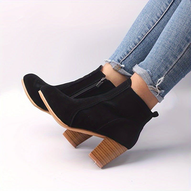 Bottines polyvalentes en daim beige à talons blocs pour femme