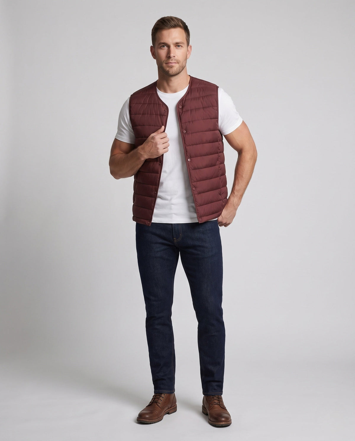 Gilet matelassé sans manches pour homme à aspect duvet léger et fermeture à boutons-pression