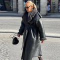 Manteau long oversize pour femme en imitation mouton retourné avec ceinture et col châle