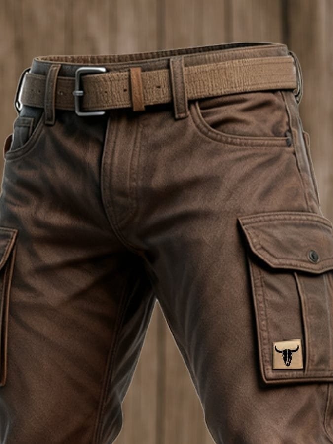 Pantalon cargo homme coupe ajustée et fuselée, poches latérales, patch bull