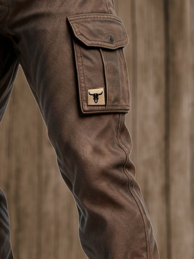 Pantalon cargo homme coupe ajustée et fuselée, poches latérales, patch bull