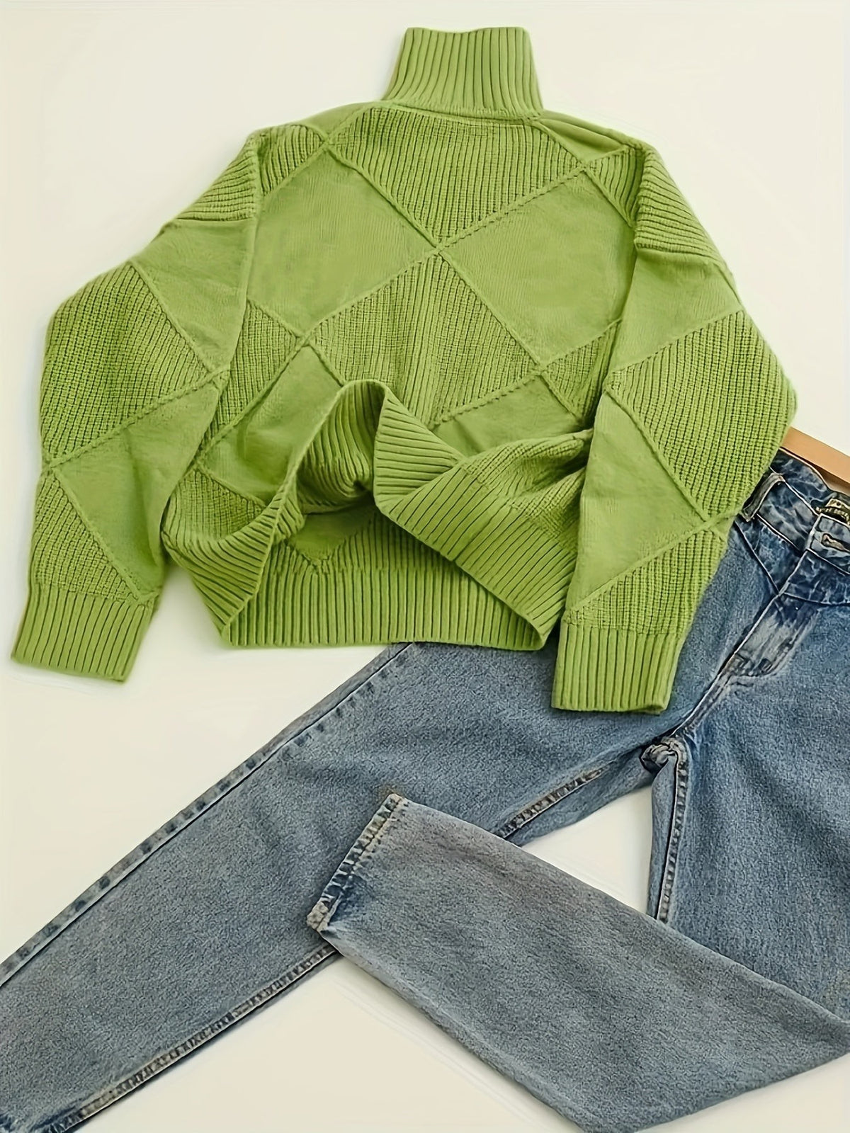 Pull à col roulé texturé à motif losange pour femme
