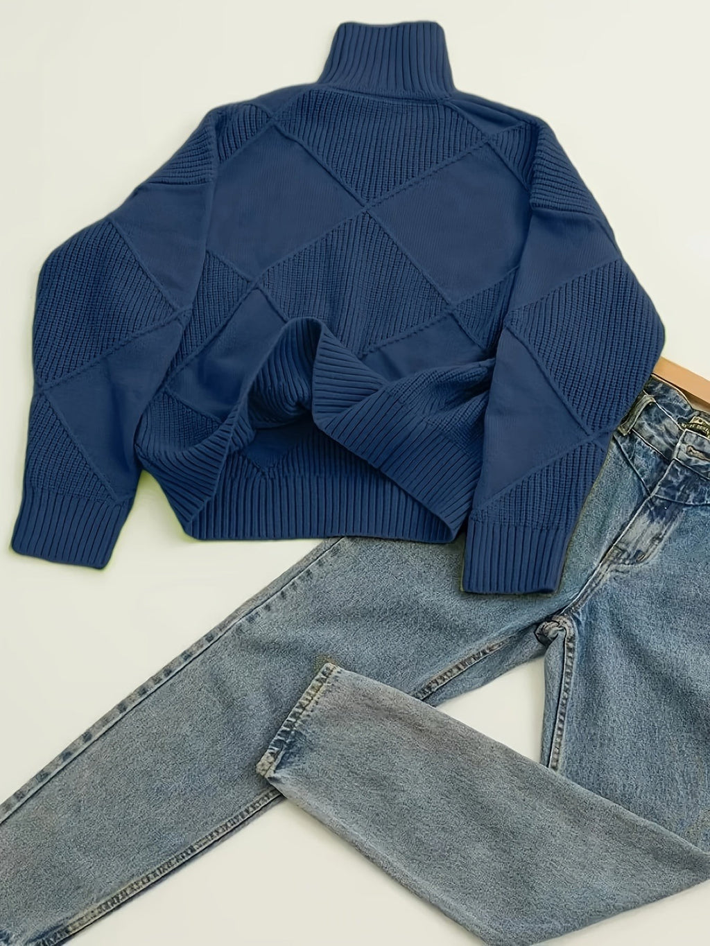 Pull à col roulé texturé à motif losange pour femme