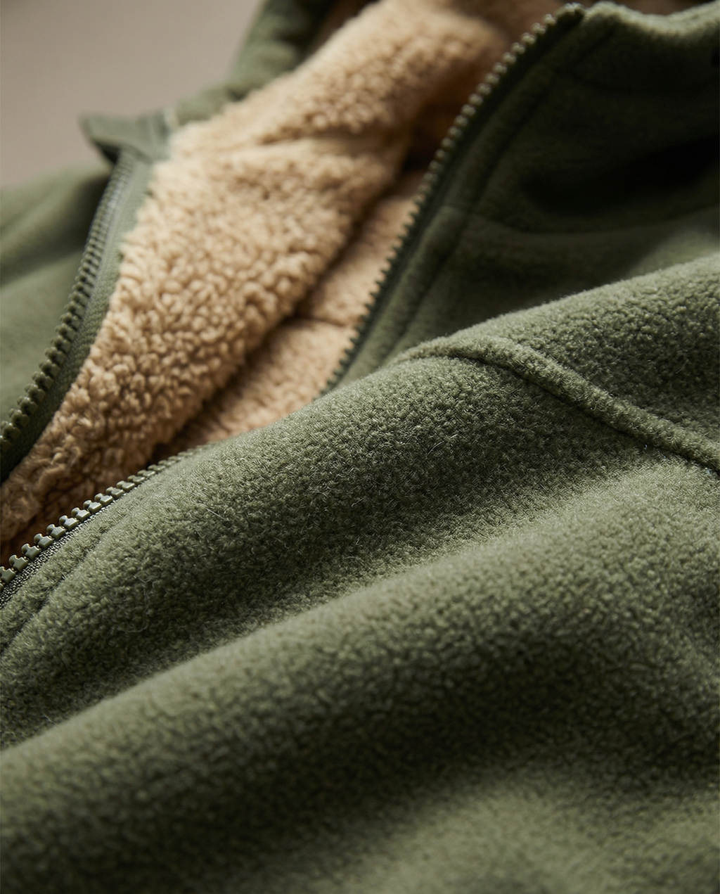 Pull polaire à capuche homme en laine d'agneau