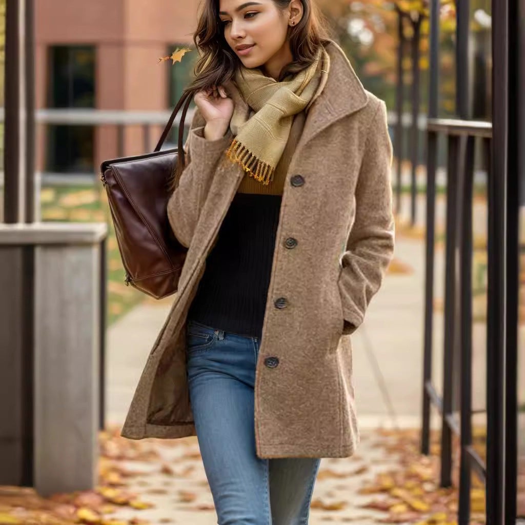 Veste courte en imitation daim pour femme à col chemise, patte de boutonnage et poches latérales