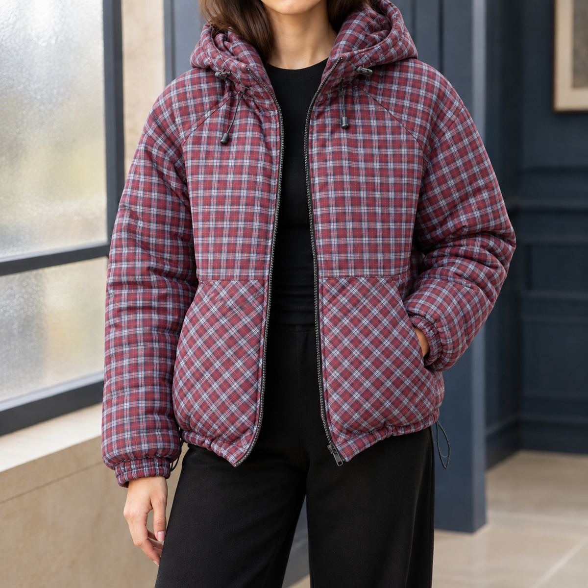 Veste matelassée à capuche imprimée à carreaux pour femme
